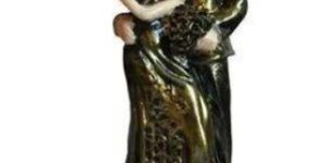 Polyresin Couple Showpiece