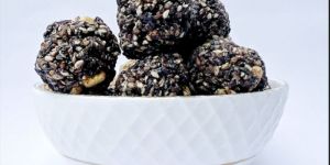 Sesame Chikki Ball