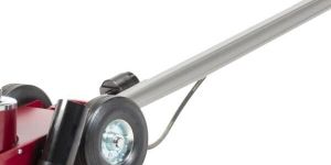 Hydraulic under Axle Jack