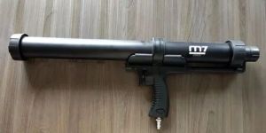 Pneumatic Caulking Gun