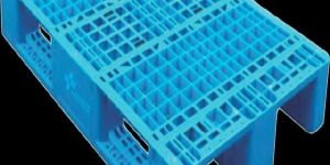 INJECTION MOULDED PLASTIC PALLET