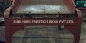 VIBRATING SCREEN:-