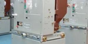 Vacuum Circuit Breaker