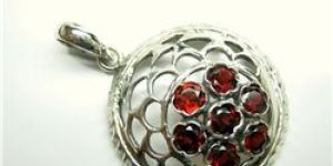 GARNET FACET PENDANT