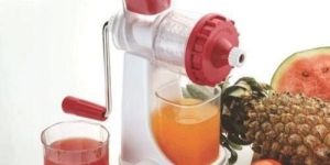 Plastic Hand Juicer