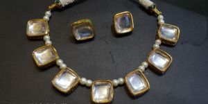 Kundan Pearl Necklace Set