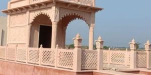 16 Feet Stone Temple