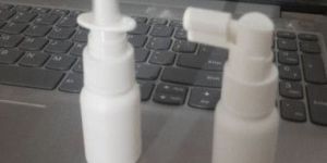 pharmaceutical hdpe bottle: 20ml hdpe bottle with nasal spray pump