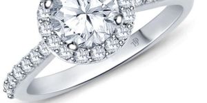 a Beautiful Halo Diamond Engagement Ring with Center Diamond