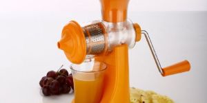 ROUND FRUIT JUICER (STEEL JARI)