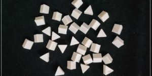 6x6mm Triangle Straight Cut Steatite Grinding Media