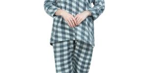 Ladies Checkered Light Green Woolen Night Suit