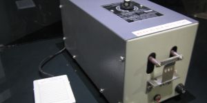 Poultry De-beaking / Beak Trimming Machine