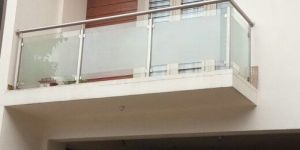 Steepness Steel Balcony Glass Railing