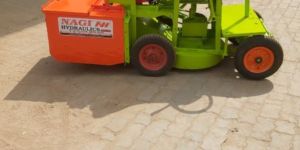 Grass Cutting Machine