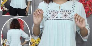 Ladies Cotton Green Embroidery Top