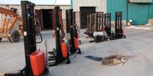 Battery Operated Pallet Stacker