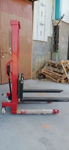 Pallet Lifting Stacker
