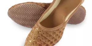 Ladies Embroidered Jaipuri Nagara Jutti