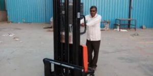 Battery Lift Manual Stacker