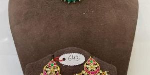 MJ-S-643 Dark Green Stone and White Moti Necklace Set