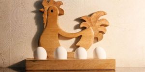 Easter Chicken Shaped Wooden Egg Holder