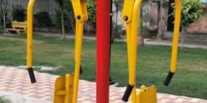 Outdoor Double Chest Press