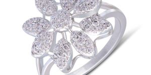Magnificent Cane Ladies Diamond Ring
