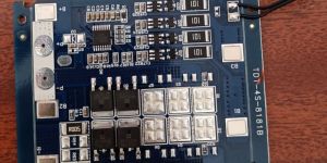 BMS with Temperature Sensor