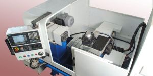 Special Purpose CNC Boring and Teeth Chamfering Machine for Sprockets