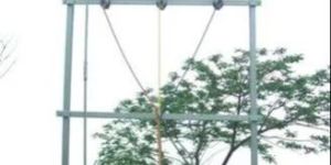 Double Pole Structure