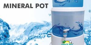 Plastic Mineral Pot