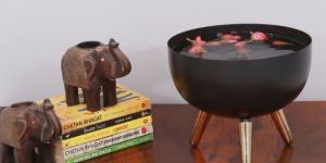 IRON PLANTER WITH STAND