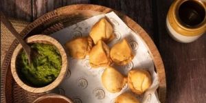 Veg Matar Samosa