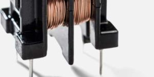 UU 10.5 Vertical Common Mode Choke