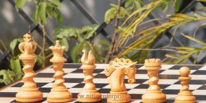 K0040 Twister II Wooden Chess Piecess