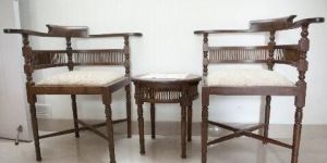 Spindle Arm Cushion Chair Table Set