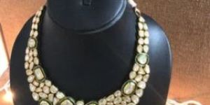 Jadtar Gold Necklace Set