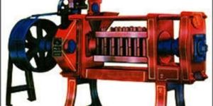 Oil Expeller Machine