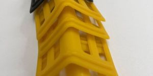 PLASTIC CORNER BOARD