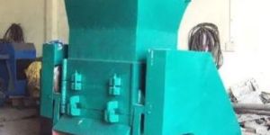 Plastic Bottle Cutting Machine