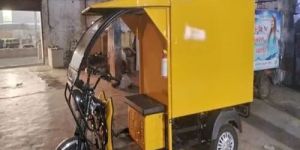 Battery Operated E Rickshaw Loader
