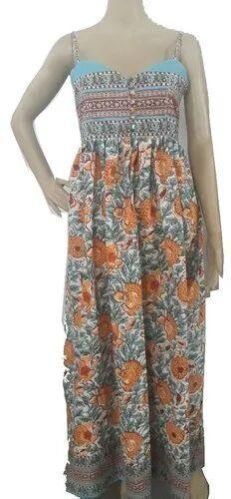 Ladies Sleeveless Gown