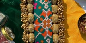 Mini Bling Masakali Rangoli Og Inflorescence Divine Pichwai Bottle Green Navratna Patola