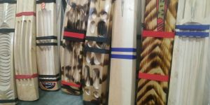 Kashmir Willow Tennis Bat Designer