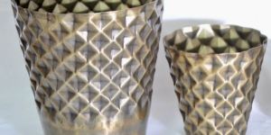 METAL HAMMERED PLANTER