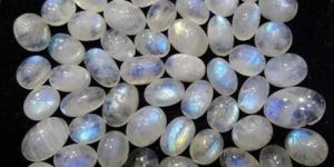 Natural Moonstone Gemstone