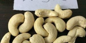 W320 Cashew Kernels