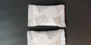 silica gel pack. 10 gm