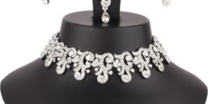Modern American Diamond Necklace Set